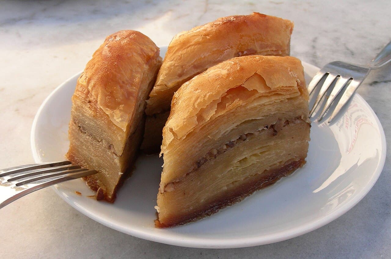 Baklava (Classic Turkish Walnut Pastry)