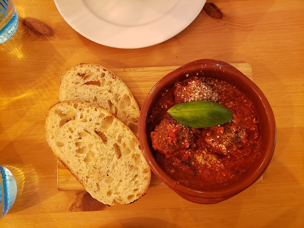 Polpette al Sugo (Meatballs in Tomato Sauce)